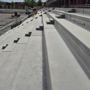 Loe Betongelementer - Prefabrikkerte tribuneelementer