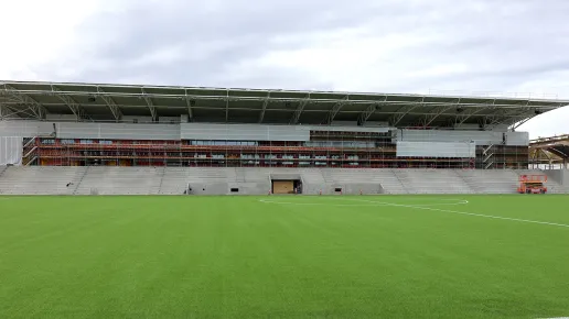 Loe Betongelementer - tribune og næringslokale Nadderud station