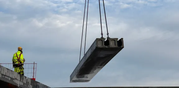 Loe Betongelementer - Prefabrikkerte hulldekker montasje