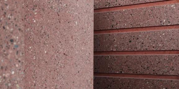 Loe Betongelementer - Prefabrikkert fasade T&oslash;nsberg tinghus