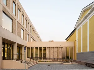 Loe Betongelementer - Prefabrikkert fasade Drammen tinghus