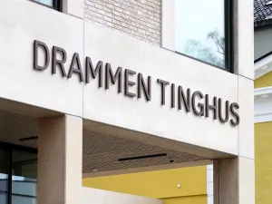 Loe Betongelementer - Prefabrikkert fasade Drammen tinghus