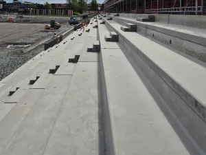 Loe Betongelementer - Prefabrikkerte tribuneelementer