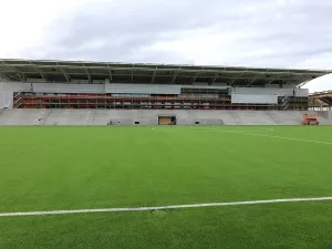Loe Betongelementer - tribune og næringslokale Nadderud station