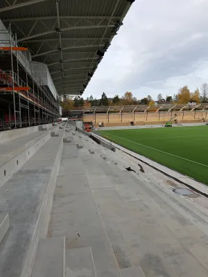 Loe Betongelementer - tribune og næringslokale Nadderud station
